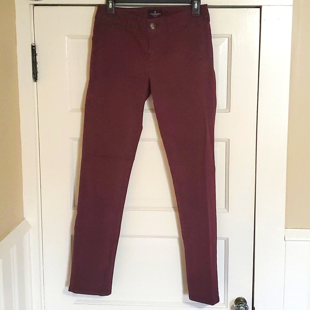 American Eagle size 4 burgundy skinny pants